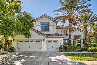 8829 Rozetta Ct in Las Vegas, NV - Foto de edificio - Building Photo