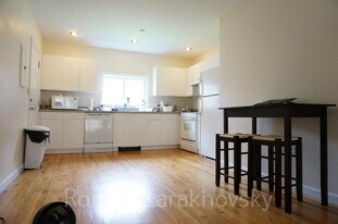 50 Kent St, Unit 2A in Brookline, MA - Building Photo