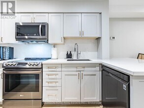 217 St George St in Toronto, ON - Building Photo - Building Photo