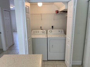 1712 31st SE Ct in Homestead, FL - Foto de edificio - Building Photo