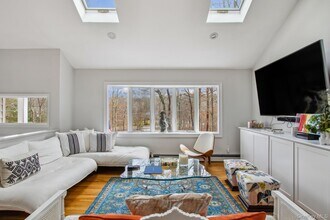 30 Squires Blvd in Hampton Bays, NY - Building Photo - Building Photo