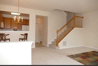 2486 Georgetown Cir in Aurora, IL - Building Photo - Building Photo