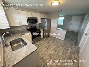 308 Colonia Ln E in Nokomis, FL - Building Photo - Building Photo
