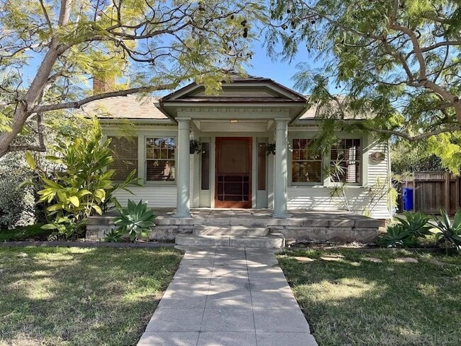 3917 Hawk St in San Diego, CA - Foto de edificio - Building Photo