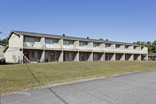 Glenfair Apartments in Fairfield, AL - Building Photo