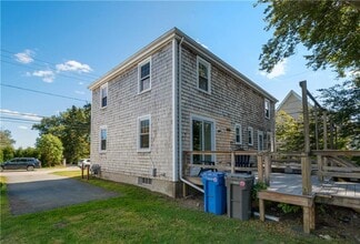 349 Boulevard in Middletown, RI - Foto de edificio - Building Photo