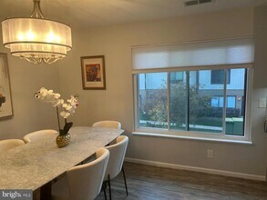 1805 Westwind Way in McLean, VA - Building Photo - Building Photo