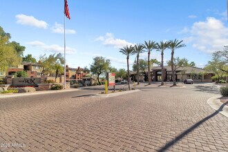 5401 E Van Buren St in Phoenix, AZ - Building Photo - Building Photo