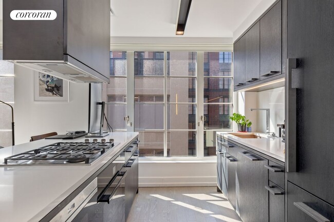 61 Vandam St in New York, NY - Building Photo - Building Photo