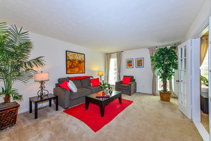 Linden Ridge in Stone Mountain, GA - Building Photo