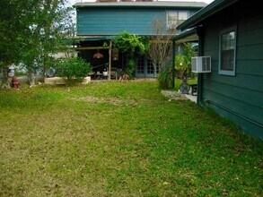 2710 W Craig Pl in San Antonio, TX - Building Photo - Building Photo