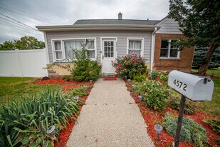 4572 Rumsey Ave in Oak Lawn, IL - Building Photo