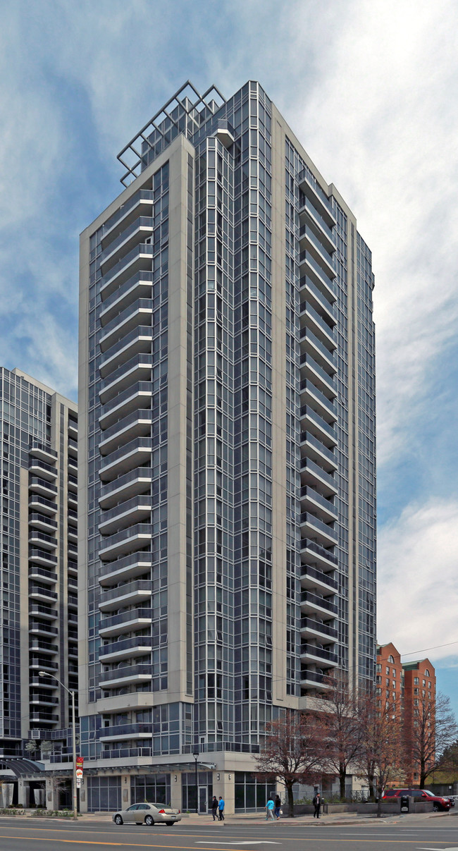 Luxe Condo in Toronto, ON - Building Photo - Building Photo