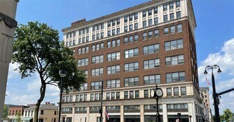 59 Lincoln Way E in Massillon, OH - Building Photo