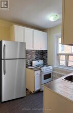 98 Vaughan Rd in Toronto, ON - Building Photo - Building Photo