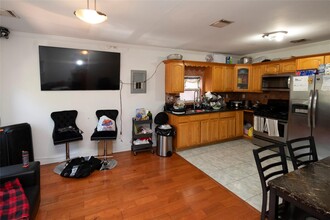 40-78-78 Denman St in Queens, NY - Building Photo - Building Photo