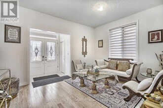 3362 Post Rd in Oakville, ON - Building Photo - Building Photo