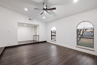 2212 Grapevine Ln in Carrollton, TX - Building Photo - Building Photo