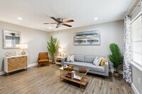 Sussex Manor Apartments - 6