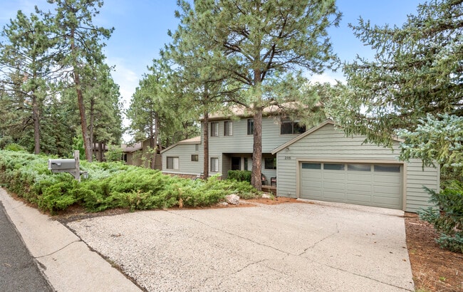 2115 N Fox Hill Rd in Flagstaff, AZ - Building Photo - Building Photo