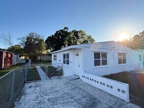 5045 Garner St in Fort Pierce, FL - Building Photo - Building Photo