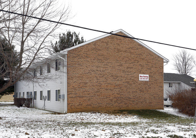 Clover Park Apartments in Cloverdale, IN - Building Photo - Building Photo