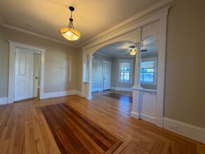 320 Wood St in New Bedford, MA - Foto de edificio - Building Photo