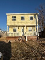 8934 S South Hill Dr in Silver Lake, IN - Building Photo