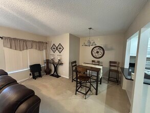 335 Knotty Pine Cir in Greenacres, FL - Building Photo - Building Photo