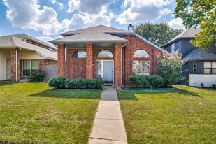 1308 Wheatfield Dr in Mesquite, TX - Building Photo