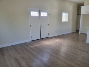 21753 Romar St in Los Angeles, CA - Building Photo - Building Photo