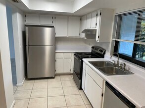 10022 8th St N in Naples, FL - Building Photo - Building Photo