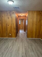 227 Redbud Ln in New Braunfels, TX - Foto de edificio - Building Photo