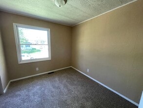 9419-13 1/2 13 1/2 St W in Rock Island, IL - Building Photo - Building Photo