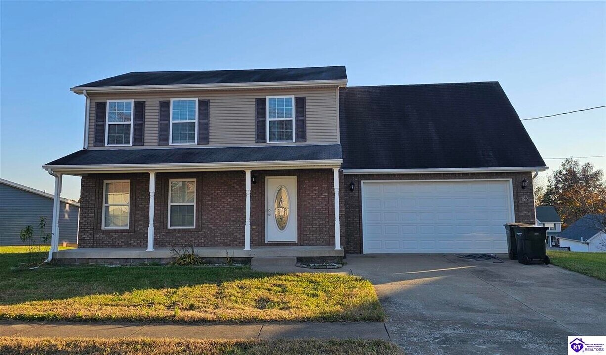 183 Creekvale Dr in Vine Grove, KY - Building Photo