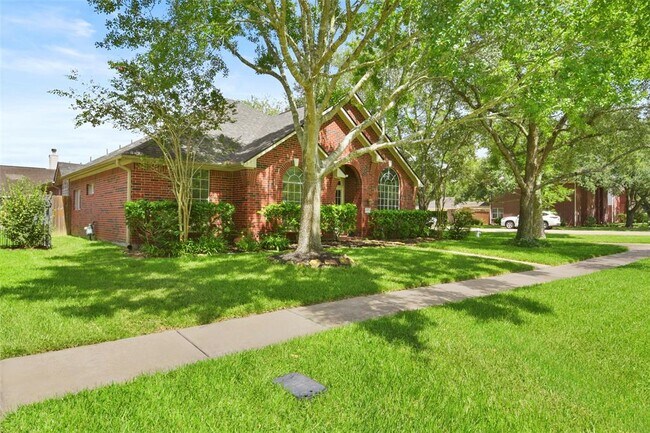 4002 N Barnett Way in Missouri City, TX - Building Photo - Building Photo