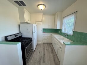 1742 S Robertson Blvd, Unit 8 in Los Angeles, CA - Building Photo - Building Photo