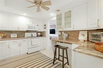 3 Grove Isle Dr, Unit C507 in Miami, FL - Building Photo - Building Photo