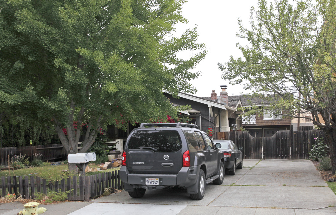 41-43 Arch St in Redwood City, CA - Building Photo