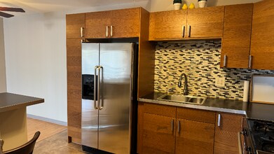 9-S125 Lake Dr in Willowbrook, IL - Building Photo - Building Photo