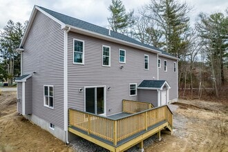 3 Earle St in Fairhaven, MA - Building Photo - Building Photo