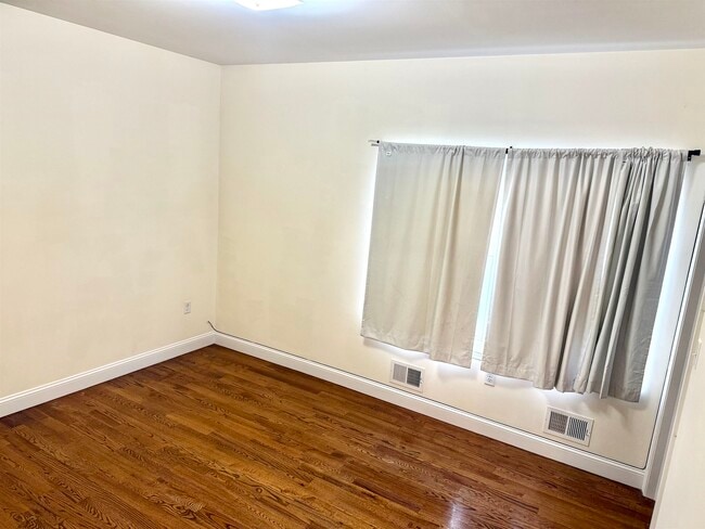 327 S Park St in Elizabeth, NJ - Building Photo - Building Photo