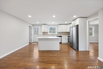 90 Troiano Rd in Hamden, CT - Building Photo - Building Photo