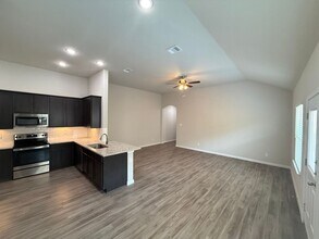 444 Emma Dr in New Braunfels, TX - Building Photo - Building Photo