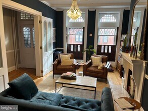 1040 N Calvert St in Baltimore, MD - Building Photo - Building Photo