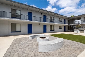 Westwood Apartments in Tucson, AZ - Building Photo - Building Photo