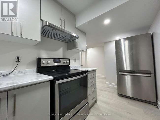91 Higgins Ave in Thorold, ON - Building Photo - Building Photo