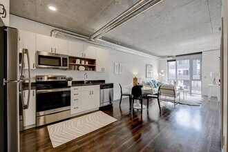 624 Yale Apartments in Seattle, WA - Foto de edificio - Building Photo