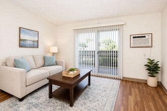 Woodland Heights in Newton, IA - Building Photo - Building Photo