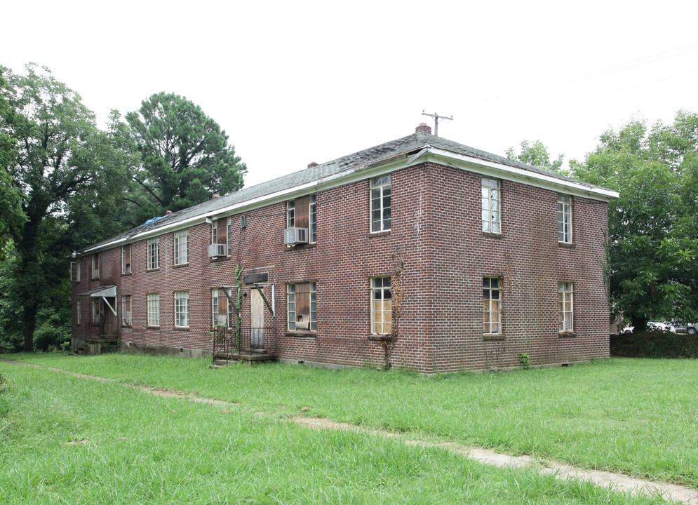 1304 E Broadway Ave in Forrest City, AR - Foto de edificio